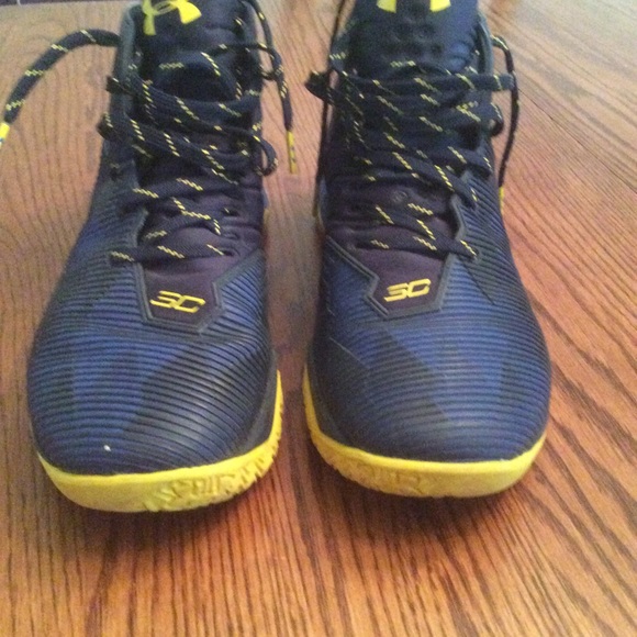 Under Armour Steph Curry 2.5 Men’s size 9.5 - Picture 2 of 5